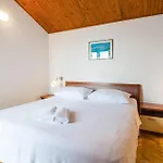 Holiday Home Pisak With Sea View I Semesterbostad