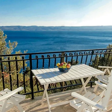 With Sea View I Dom wakacyjny
